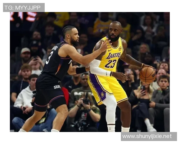 湖人力克勇士，3连胜追平火箭！077库里缺阵，詹姆斯20分7板10助